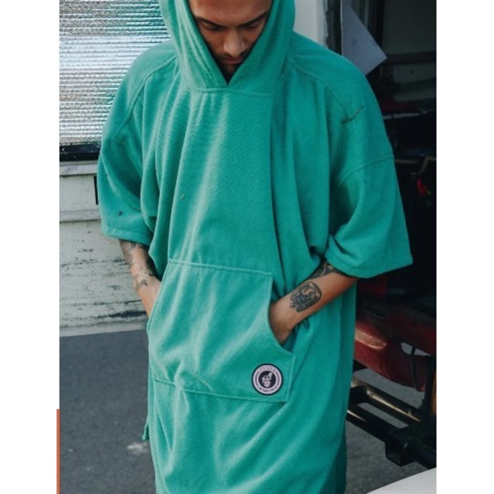 Poler X Captain Fin Co Changing Robe Surf Poncho Mens OS Microfiber Sold Out